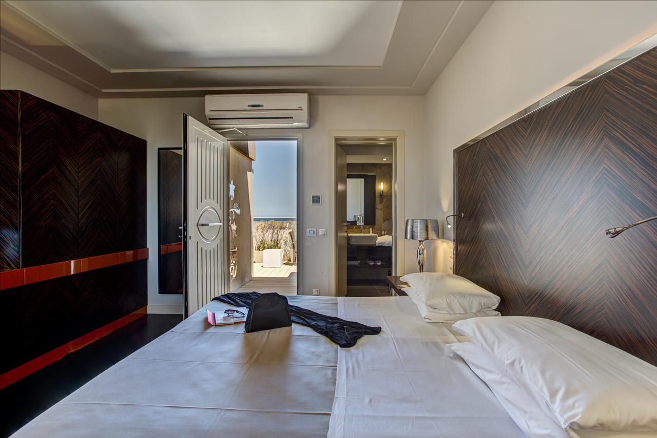 Hotel Byron Ріміні Екстер'єр фото