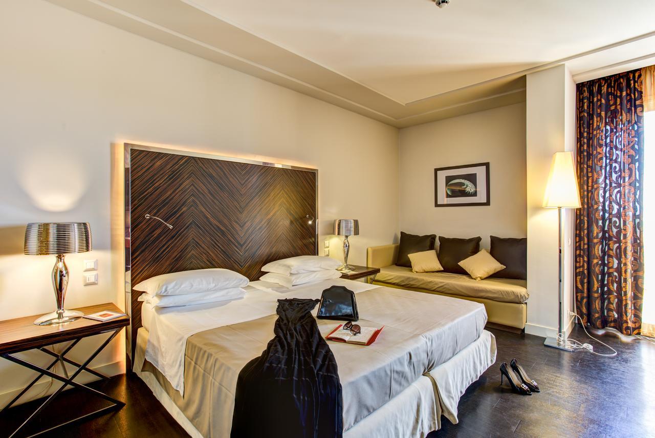 Hotel Byron Ріміні Екстер'єр фото