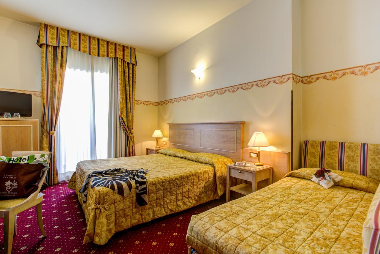 Hotel Byron Ріміні Екстер'єр фото